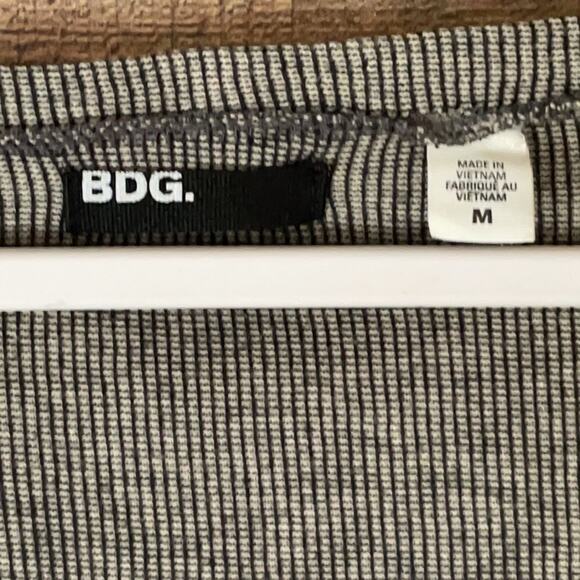 BDG Long Sleeve Top Three Button Neck Gray Size Medium - Picture 3 of 8